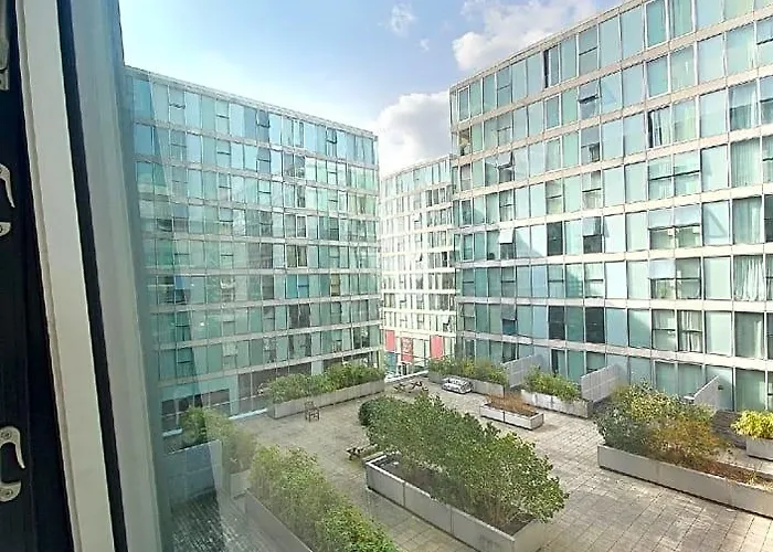 Dazzon Contemporary Apartments